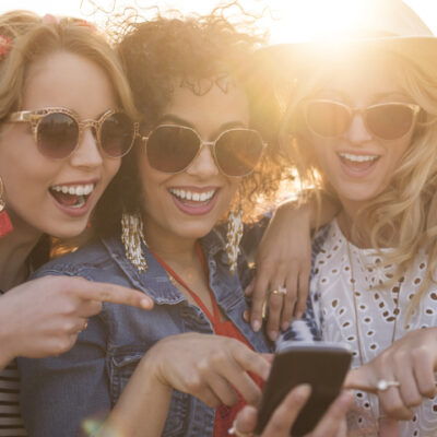 Tips for Planning a Hybrid Corporate Retreat featured in BizBash thumb